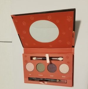 great offer 2 pallets for $15 smoky eye quad